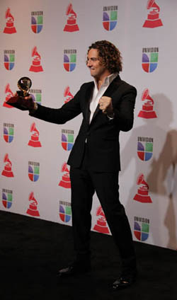 David Bisbal wins Latin Grammy 